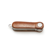 Load image into Gallery viewer, Includes magnetic ball marker, club &amp; ball cleaning brush, divot tool, and shoe cleaning spike tool.
