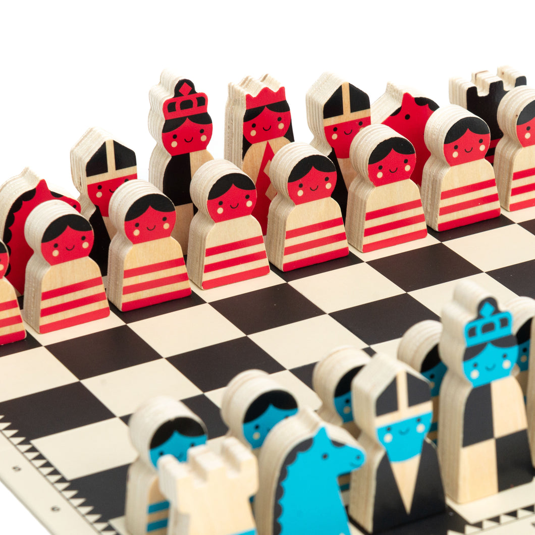 Wooden Chess on the Move