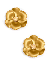 Load image into Gallery viewer, Metallic floral stud earrings
