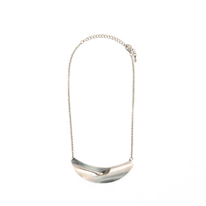 #Collar Chain Necklace with Abstract Oblong Pendant