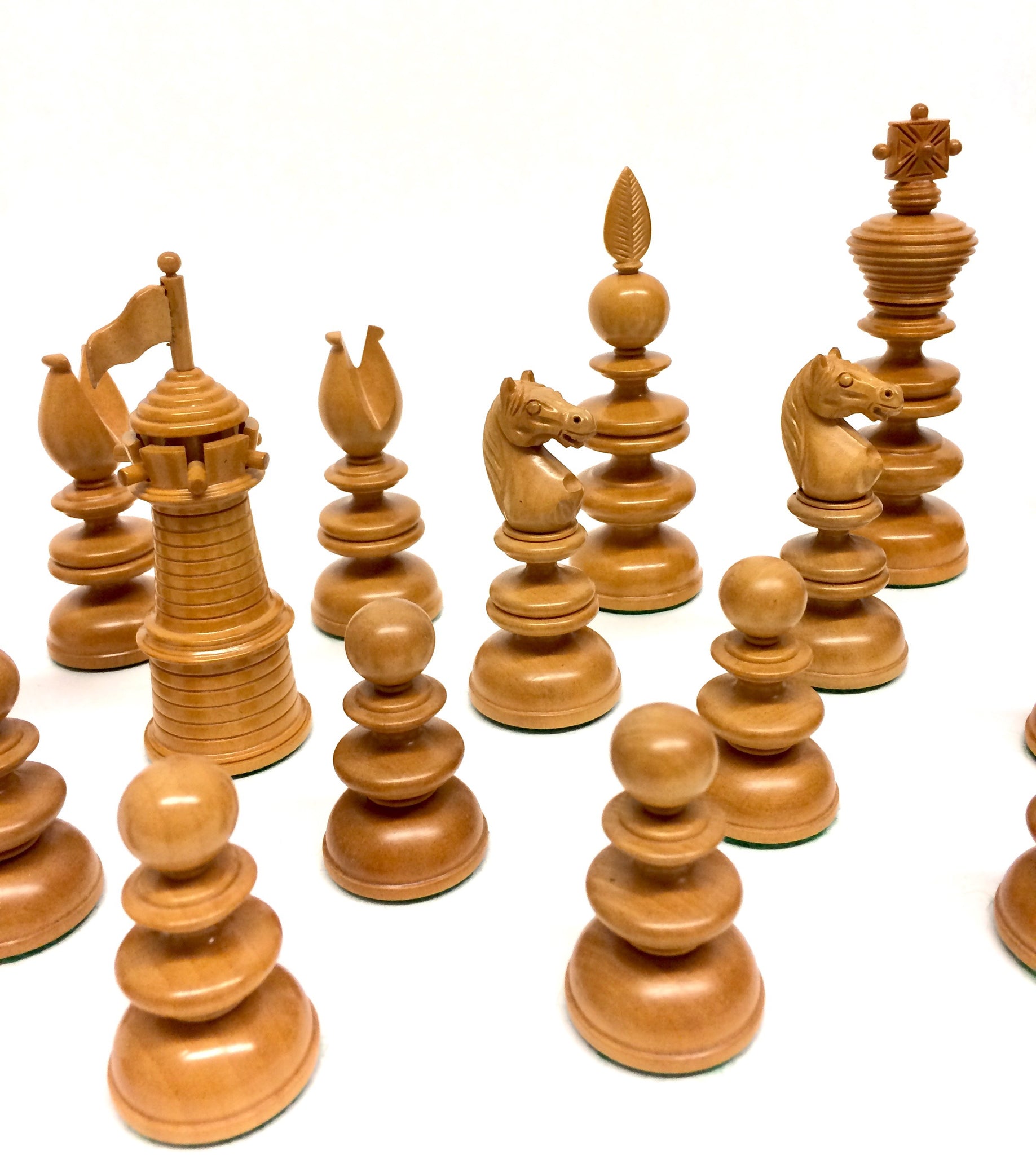 The 1820 Thomas Lund English Chess Pieces - The Camaratta