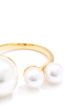 Load image into Gallery viewer, Asymmetrical Pearl Ring
