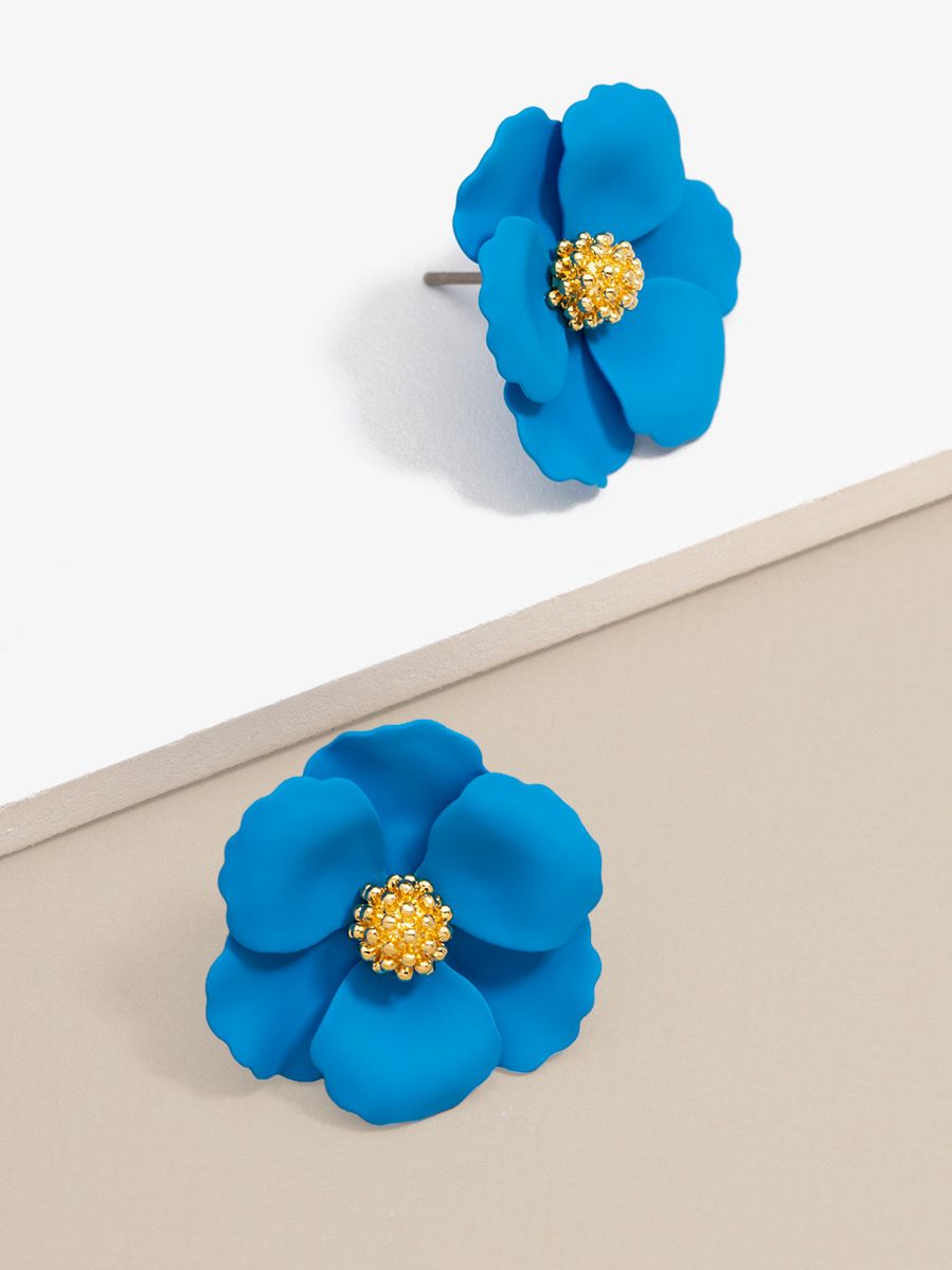 Metal flower stud earring